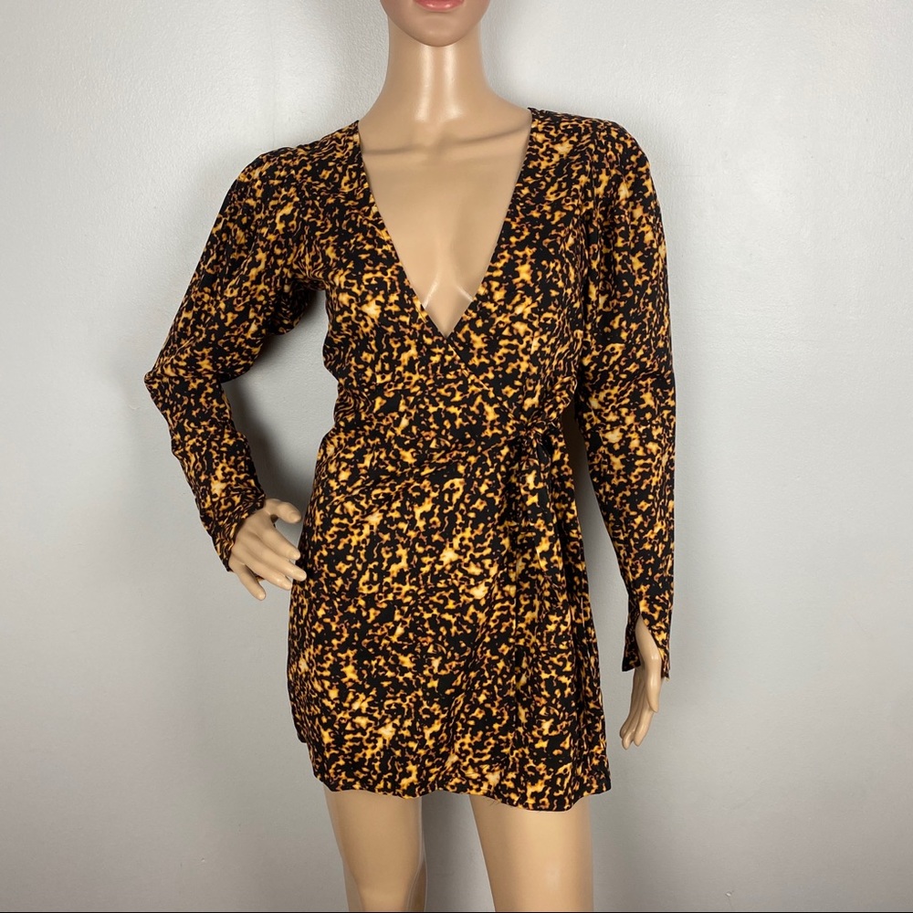 NEW WEWOREWHAT PRINTED WRAP MINI DRESS - Picture 2 of 8